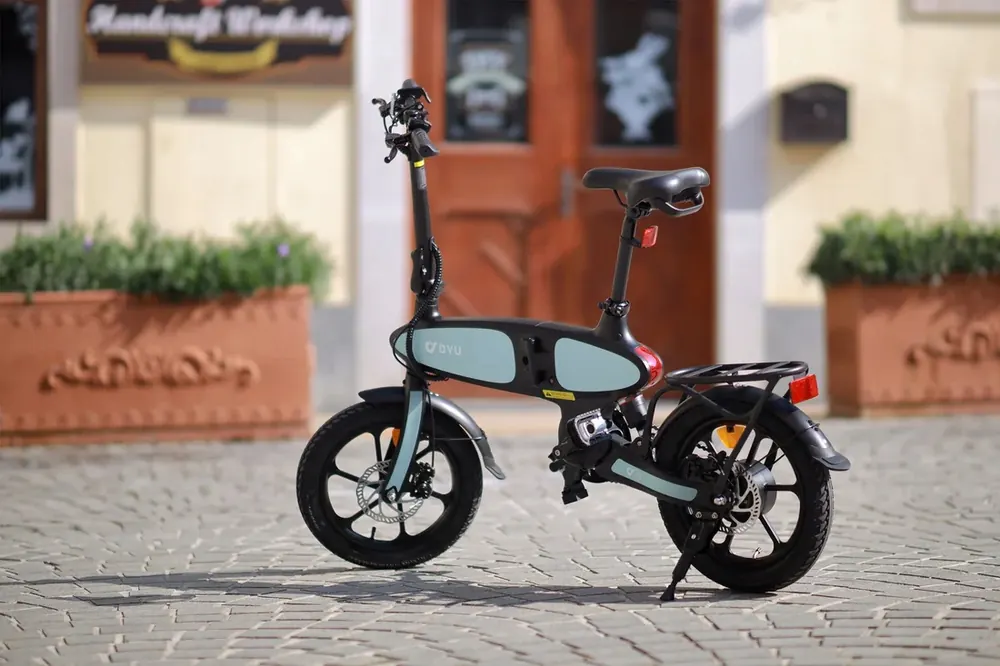 Original packaging of the DYU C2 e-bike ready for delivery
